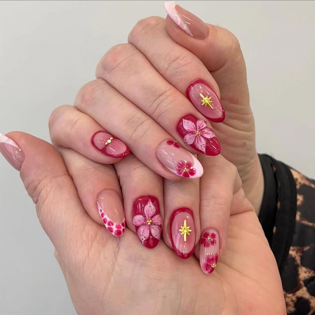 Artificial nail art with playful dots and bows Kalsten