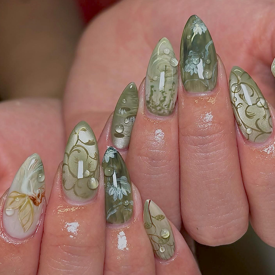 Artificial fingernails with handmade natural motifs Kalsten