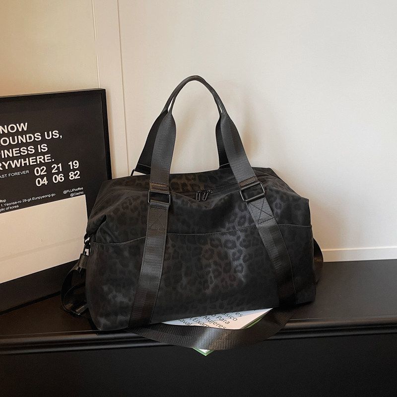 Lightweight Weekend Duffle Bag Kalsten