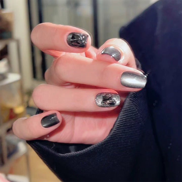 Artificial nails with trendy metallic design Kalsten