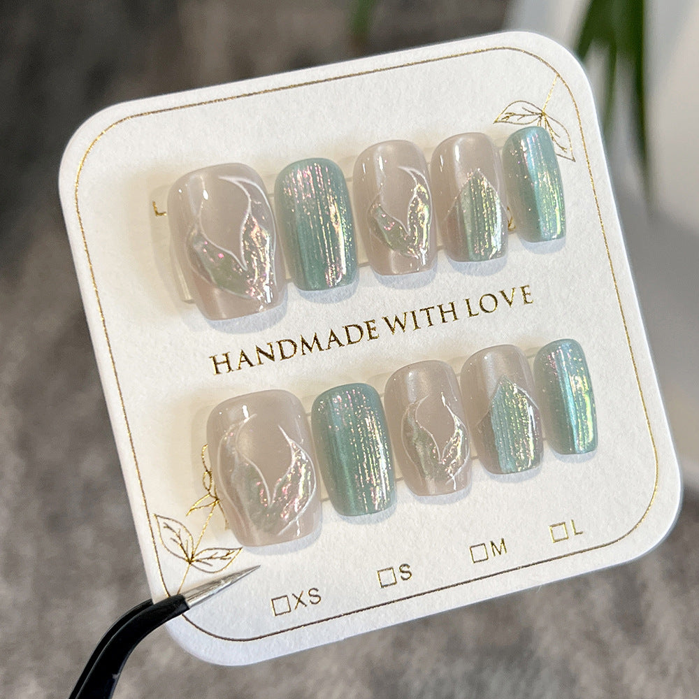 Artistic Nail Tips with Floral Design Kalsten