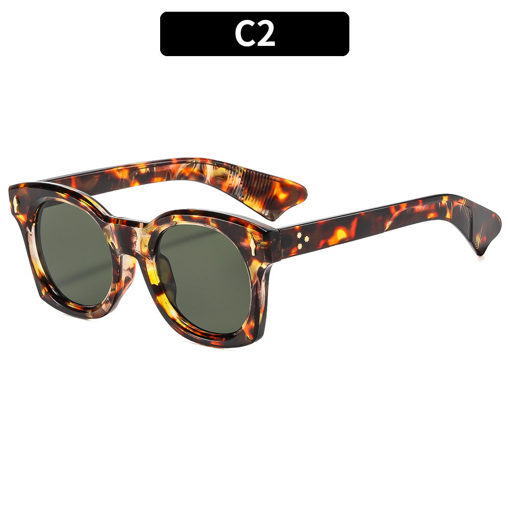 Stylish Retro-Inspired Round Frame Sunglasses