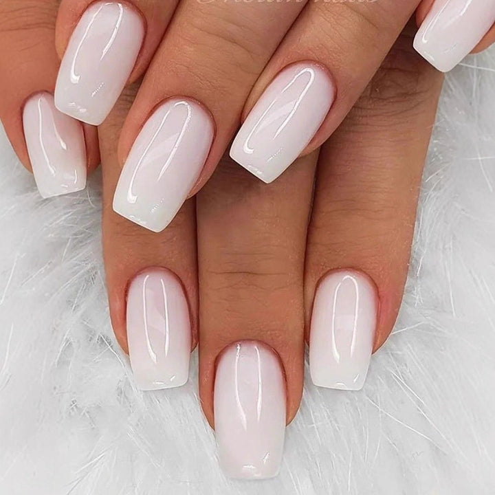 High-Quality Artificial Nails in Elegant French Style Kalsten