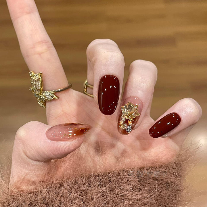 Artificial nail tips with golden accents Kalsten