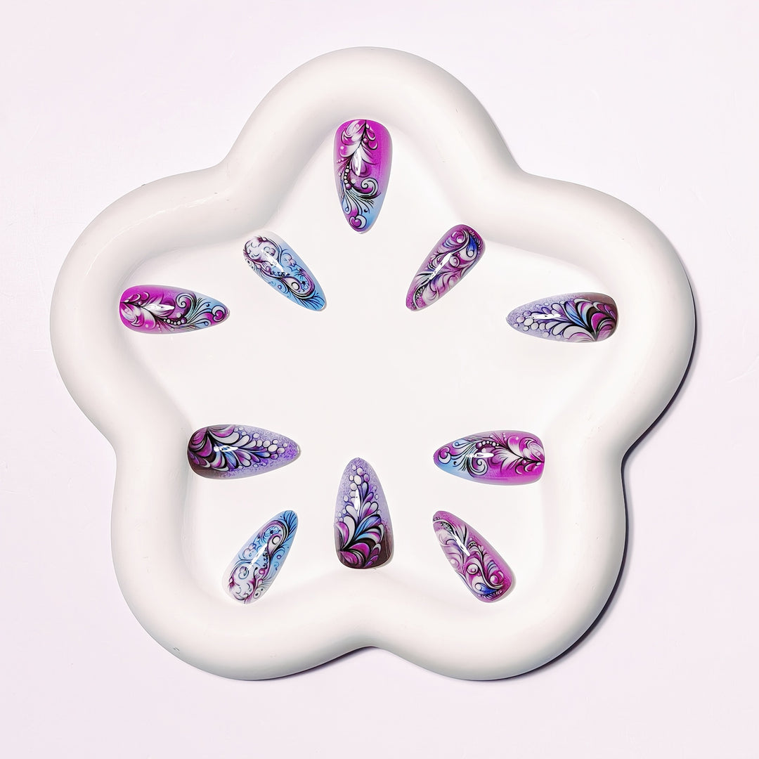 Creative artificial nails with floral and shimmering design elements Kalsten