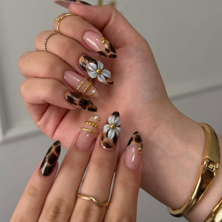 Artful stiletto nails with flower and leopard design Kalsten