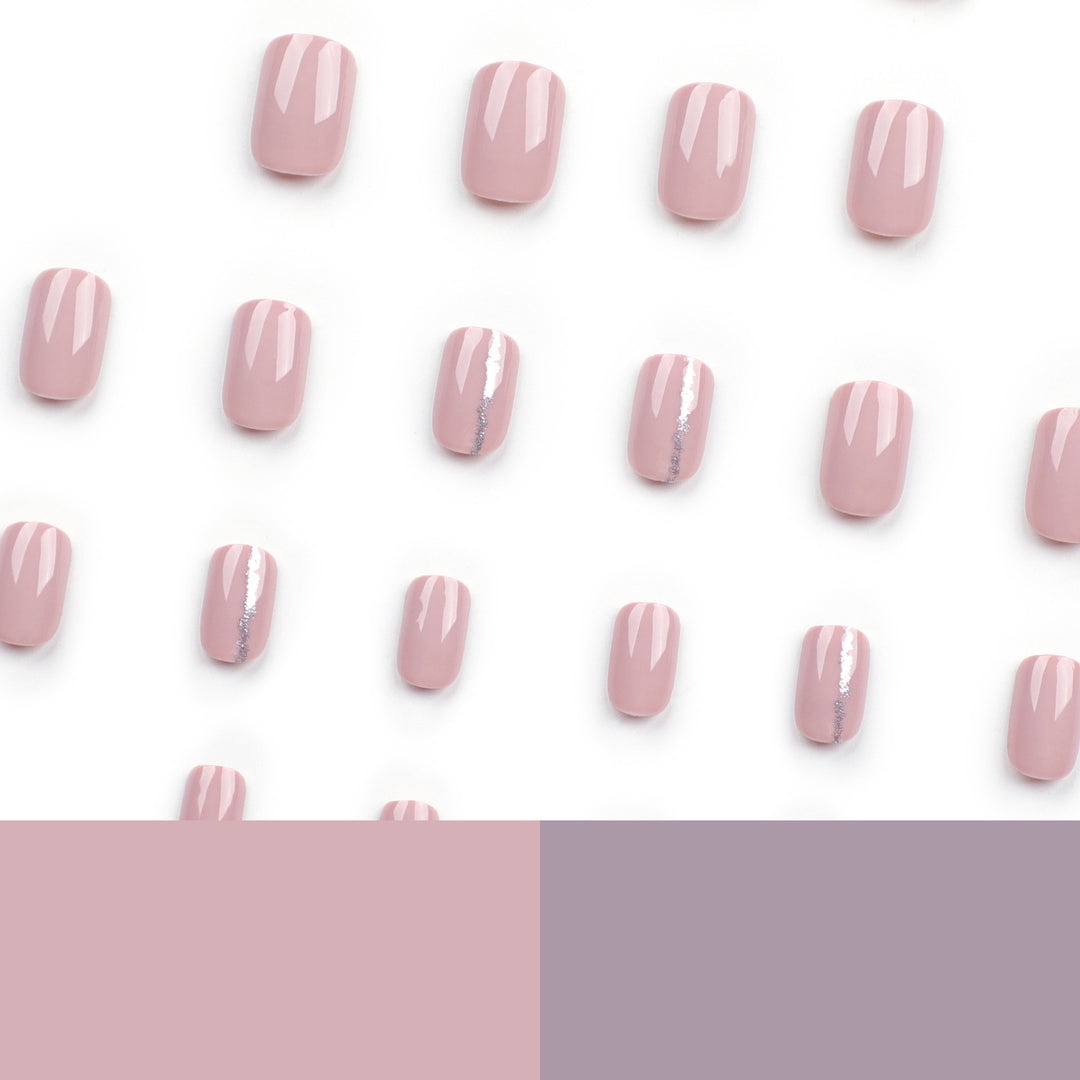 Nail art with elegant glitter accent Kalsten