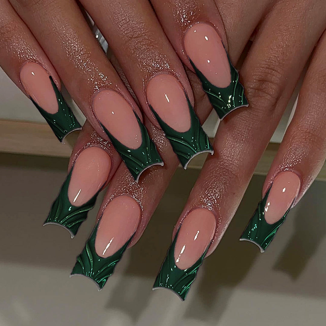 Artful Nail Extensions with Botanical Design Kalsten