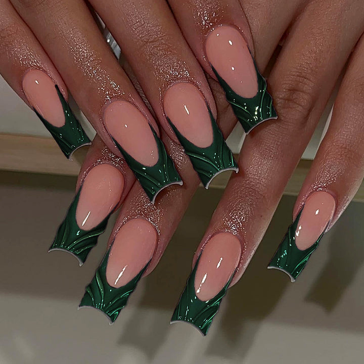 Artful Nail Extensions with Botanical Design Kalsten