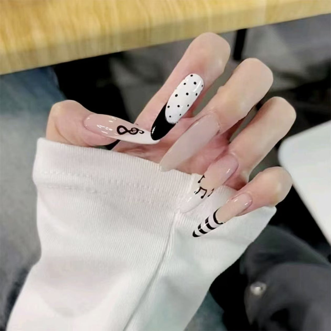 Musical Notes Themed Press-On Nail Art Set Kalsten