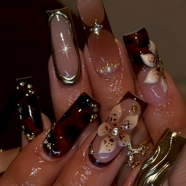 Ornate Press-On Nail Art Extensions Kalsten
