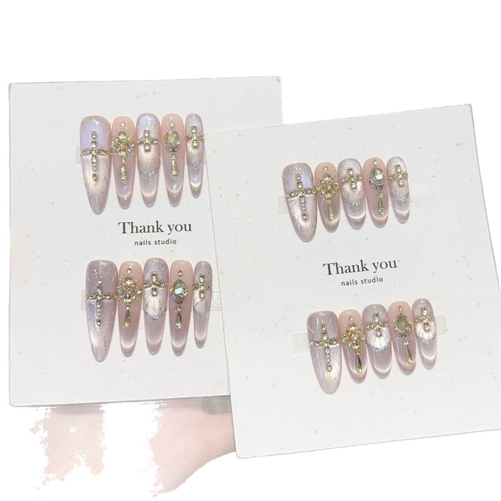 Artificial Nails in Elegant Gold Design Kalsten