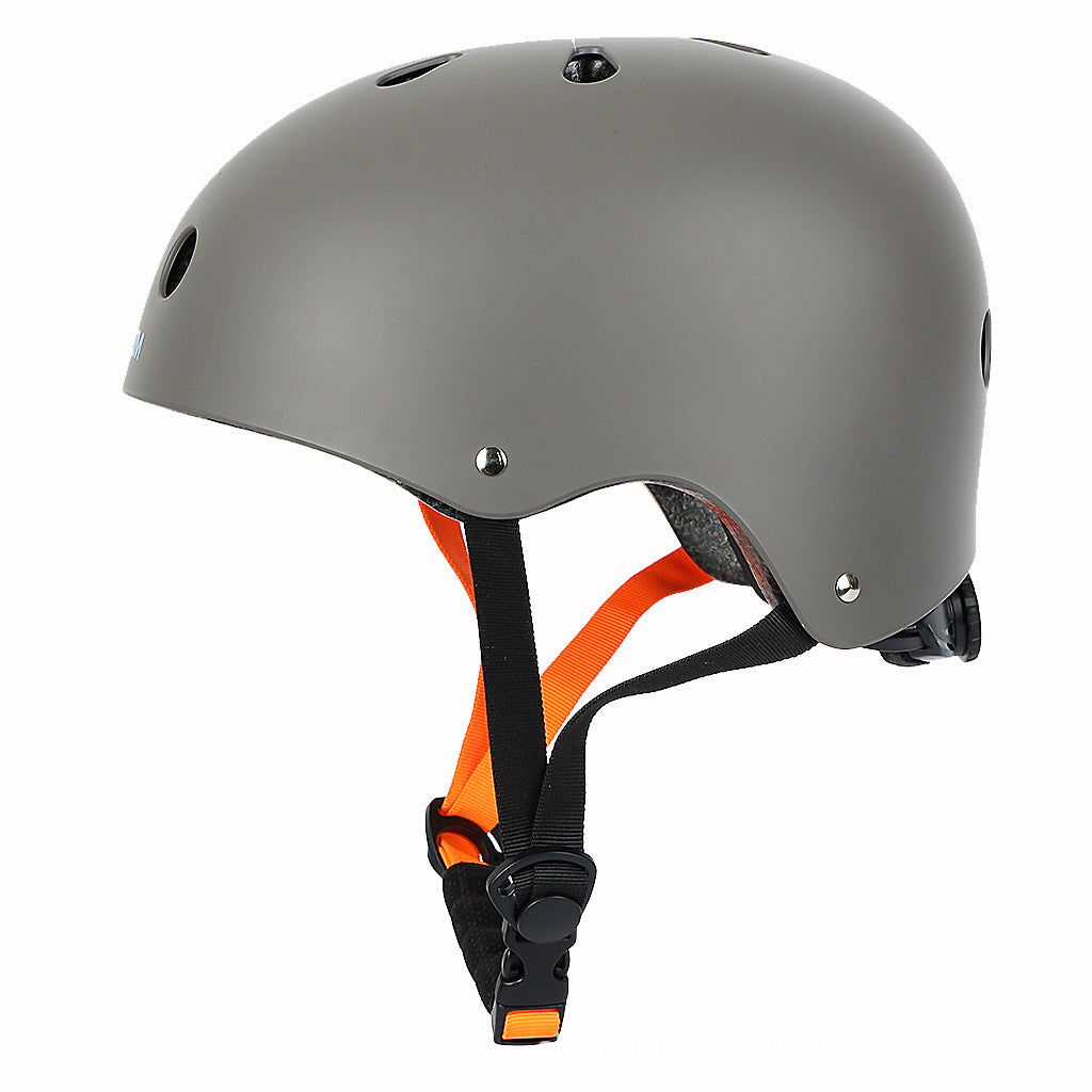 low-profile multi-sport helmet with EPS impact-absorbing liner and adjustable chin strap Kalsten