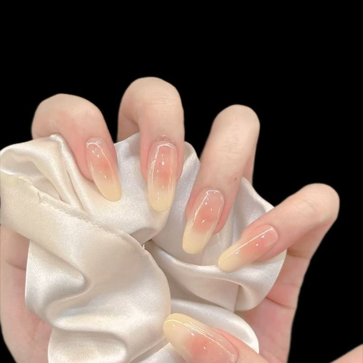 Artificial Nails in Elegant Ombre Look Kalsten
