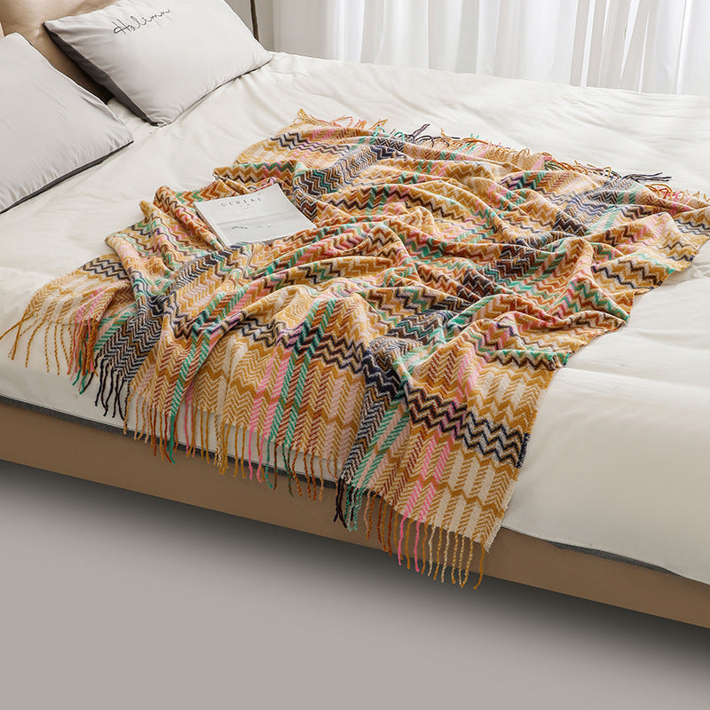 Cozy Geometric Patterned Throw Blanket Kalsten