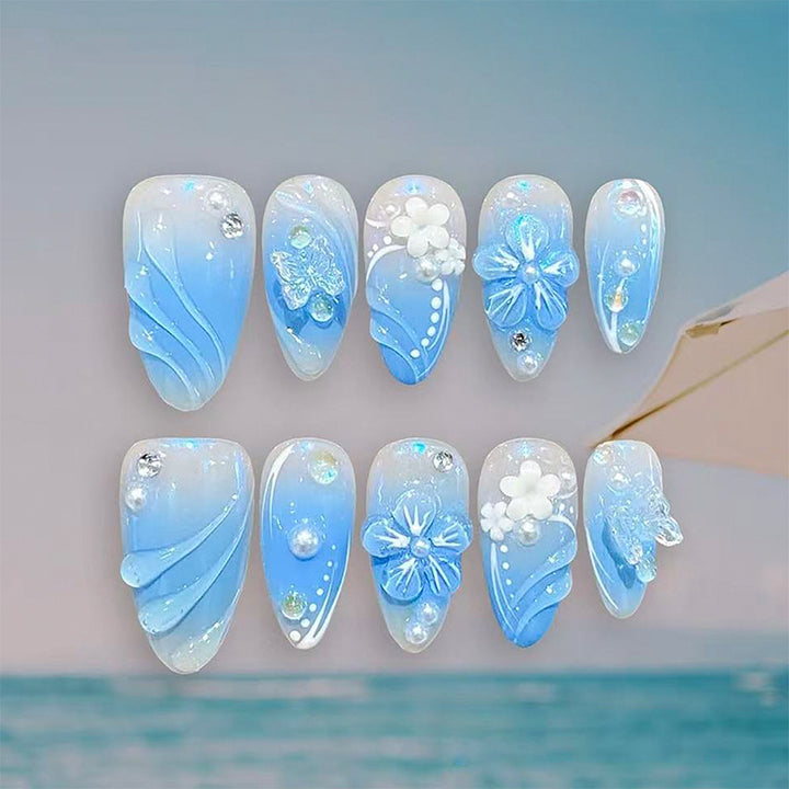 Artful nail set with floral accents Kalsten