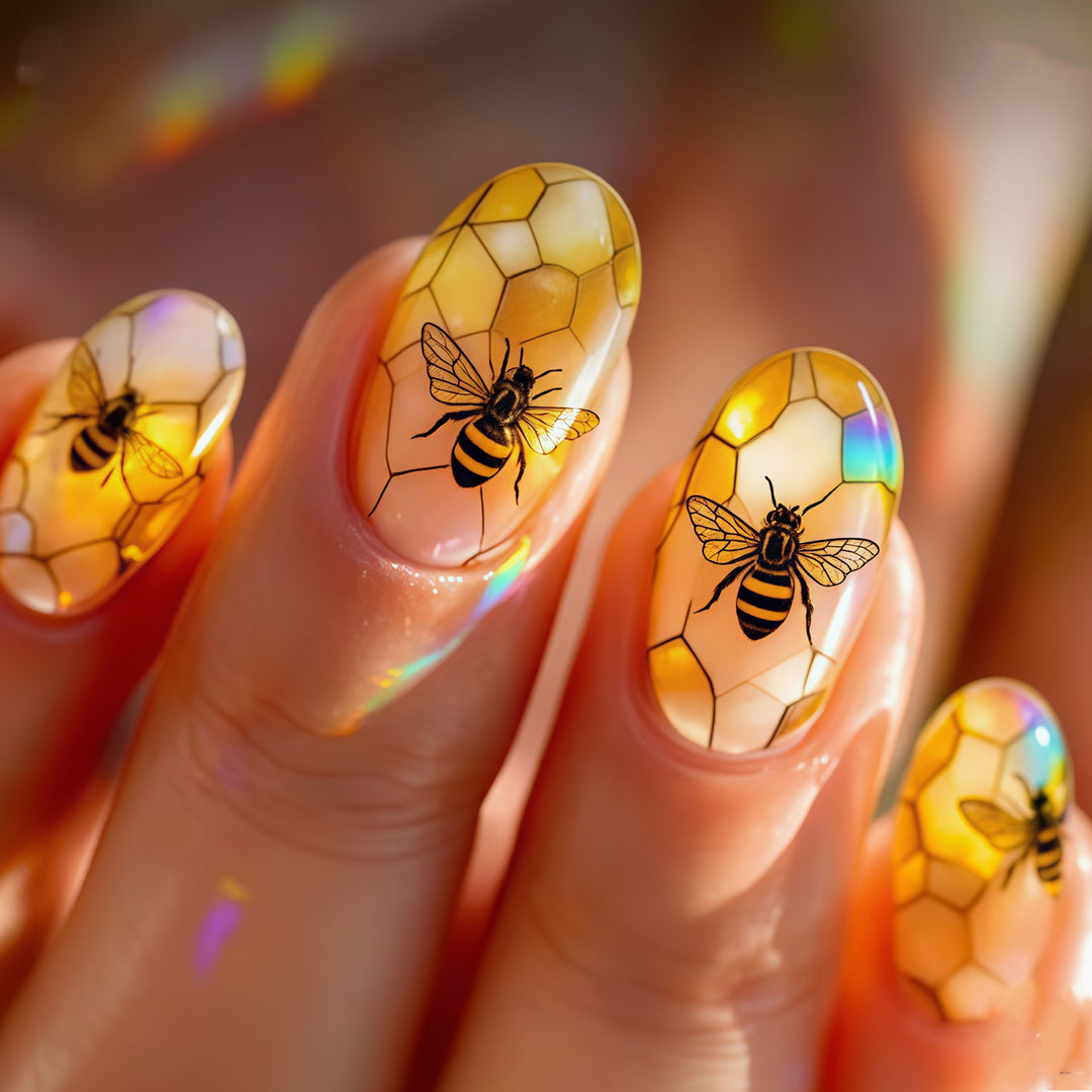 Artistic Bee-Themed Press-On Nail Art Set Kalsten