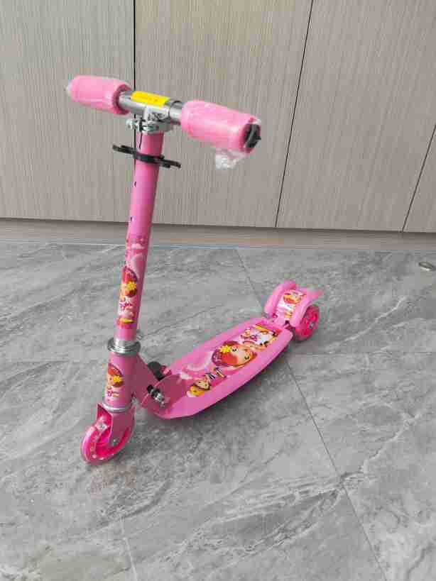 Interactive Themed Kick Scooter Kalsten