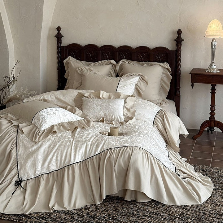 Romantic bed set with frill, jacquard relief and decorative ribbon