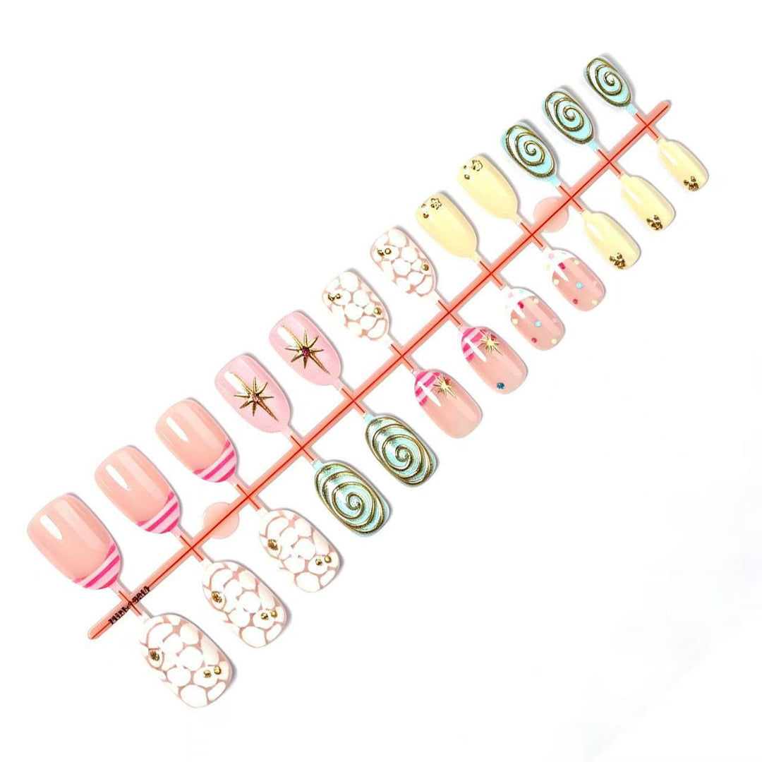 Trendy Decorative Press-On Nail Art Set Kalsten