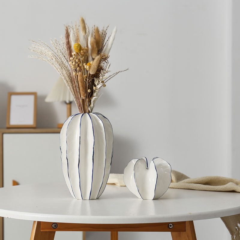 Decorative ceramic bowl in flower design Kalsten