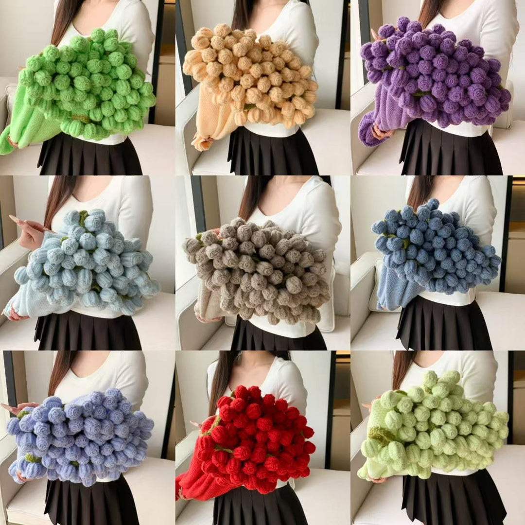 Cozy Blanket with Playful Pompons Kalsten