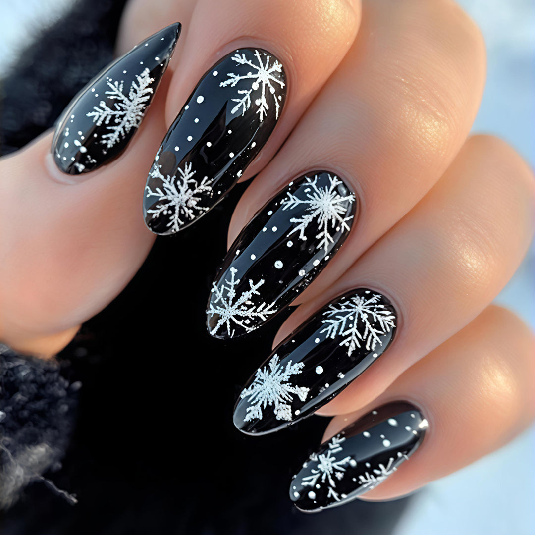 Artificial nails in winter snowflake design Kalsten