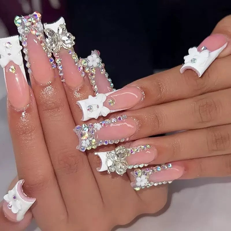 Artificial nail set with shimmering rhinestone decorations and floral design Kalsten