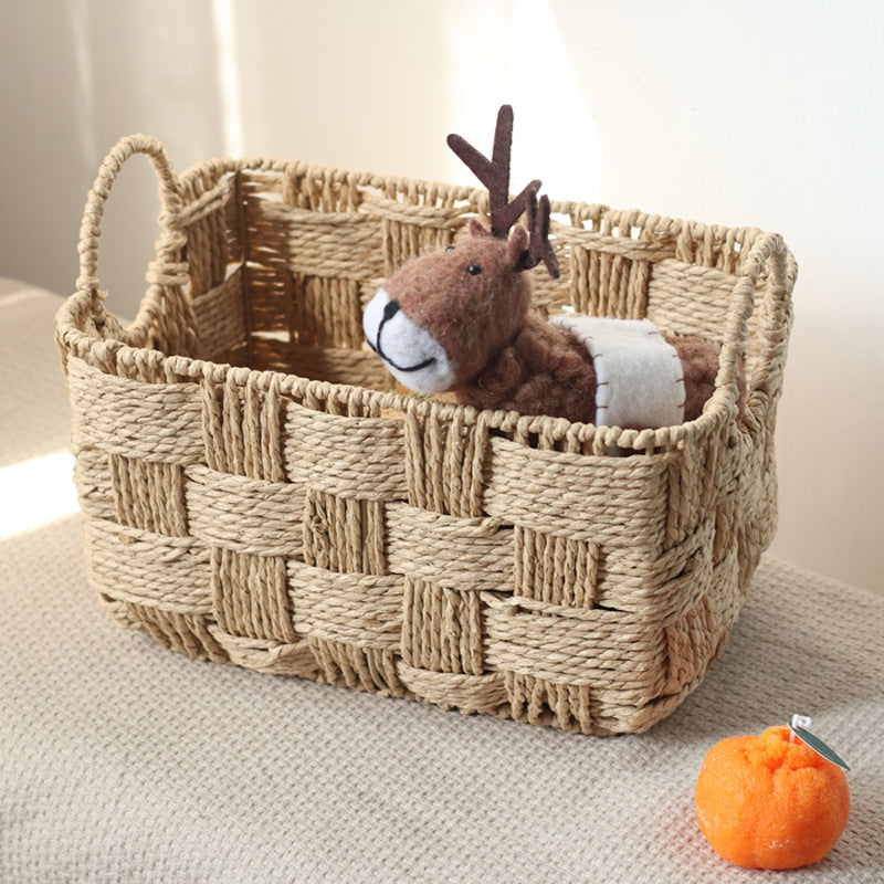 Structured storage basket made of natural material Kalsten