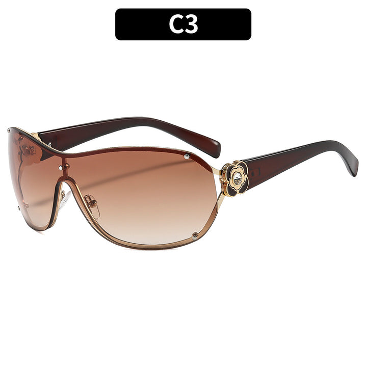 Fashionable Wide Frame Sunglasses