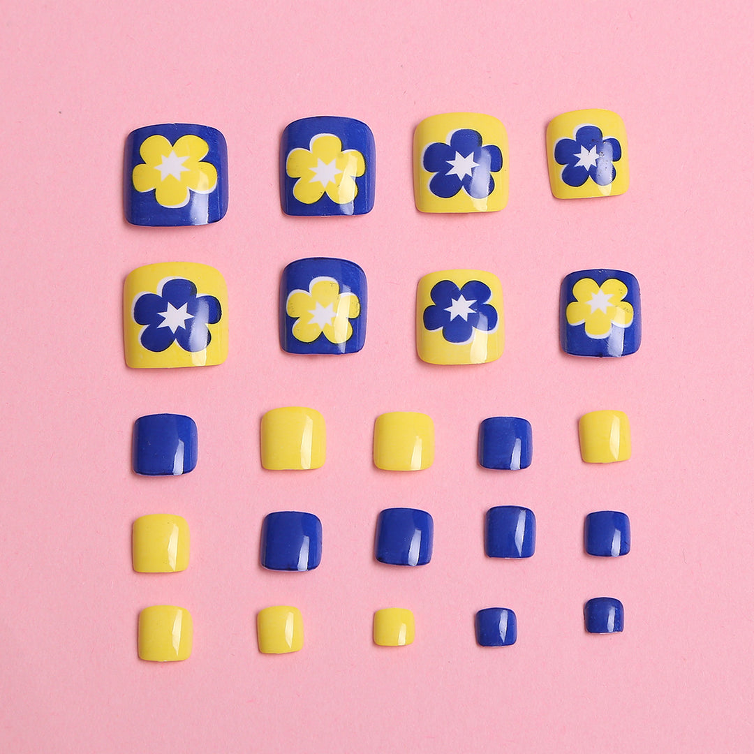 Floral Decorated Press-On Nail Set Kalsten