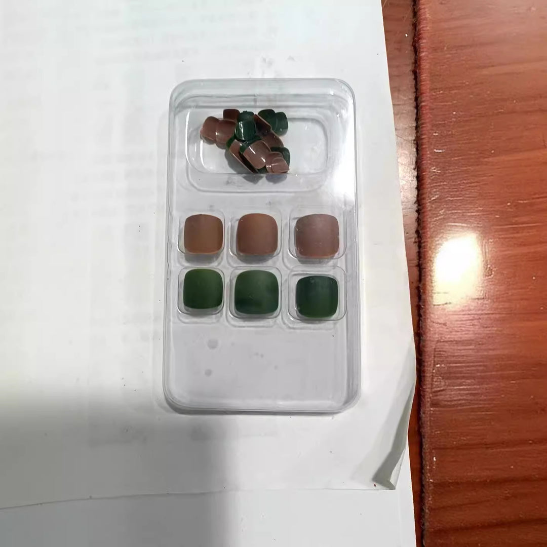 Decorative Press-On Nail Set Kalsten