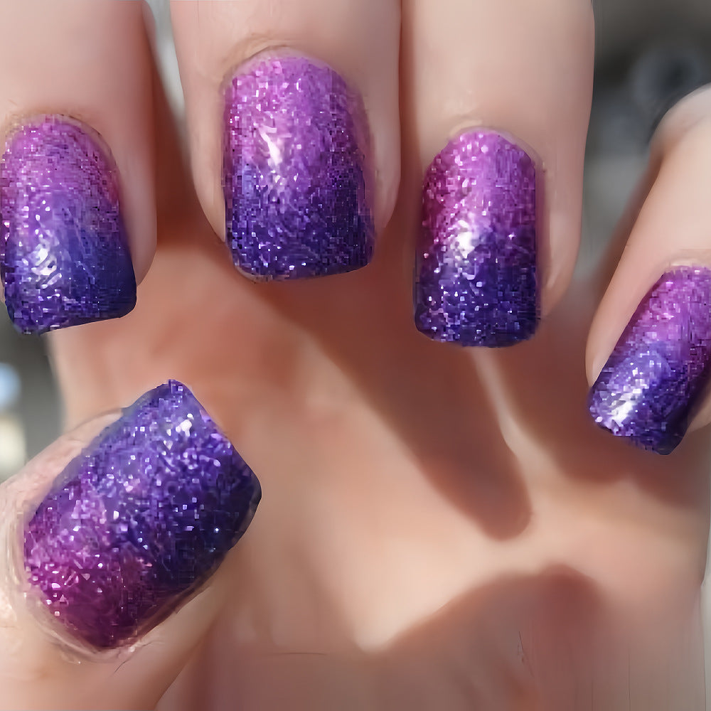 Glittering artificial nails with gradient Kalsten