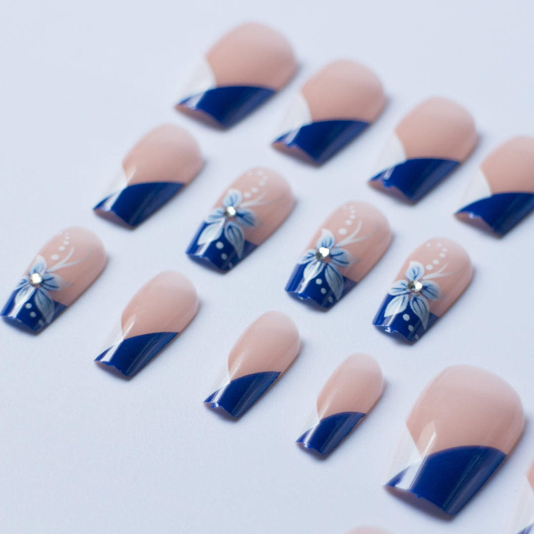 Elegant Floral Nail Art Kit