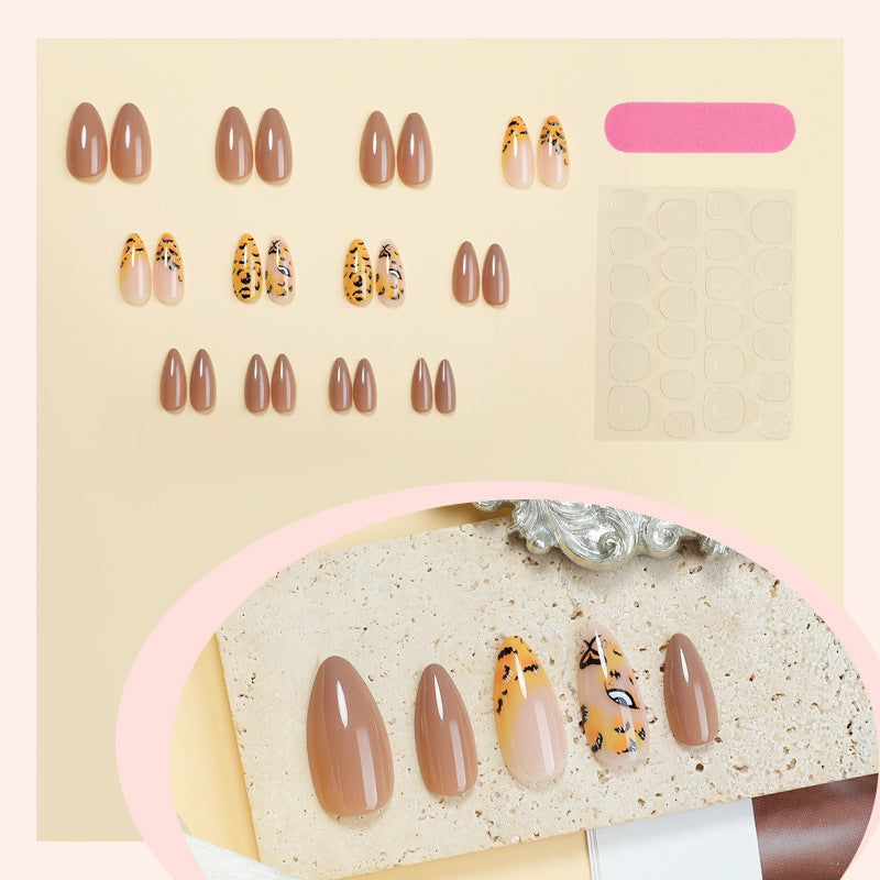Creative Nail Art Set with Leopard Design and Glamorous Accents Kalsten