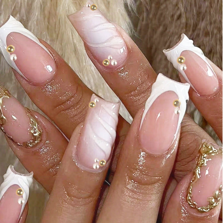 Decorative Press-On Nail Art Set with Elegant Gold Accents kalsten