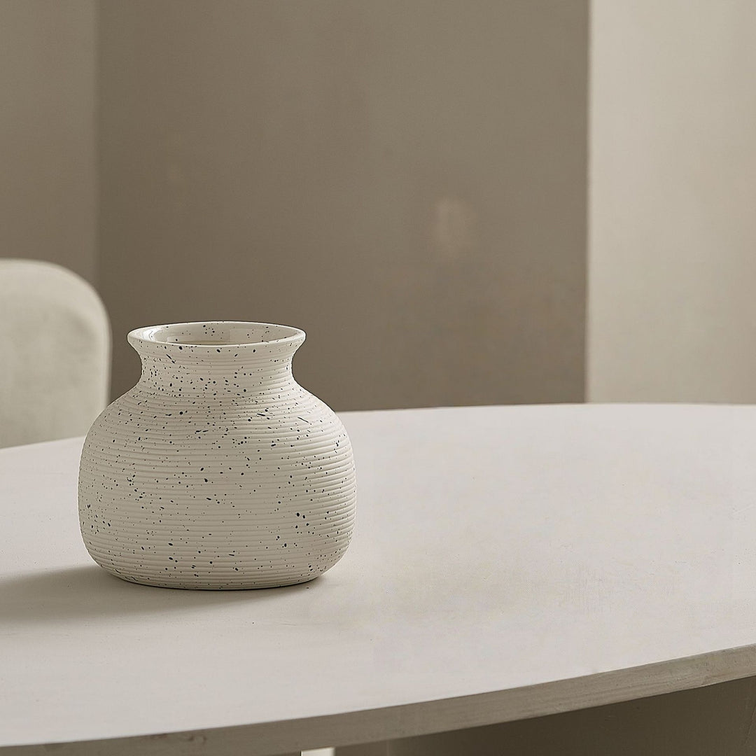 Elegant and Artistic Ceramic Vase Kalsten