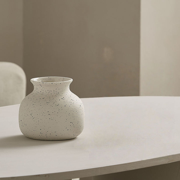 Elegant and Artistic Ceramic Vase Kalsten