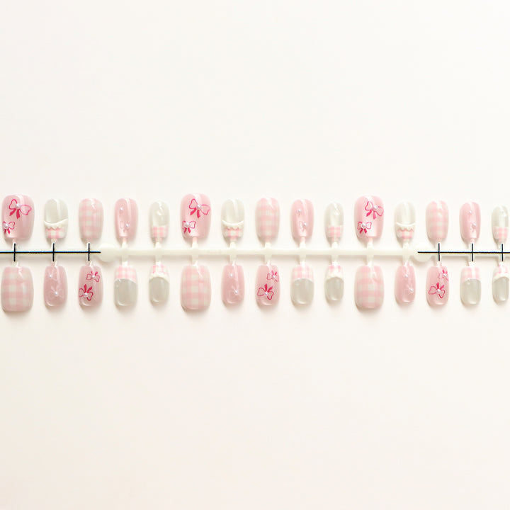 Charming Nail Art Press-On Set Kalsten
