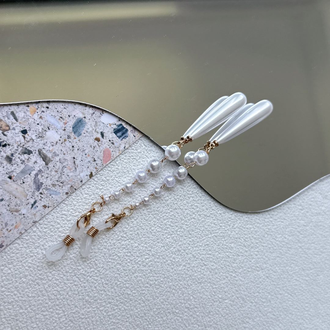 Elegant Pearl-Accented Eyewear Chain Kalsten