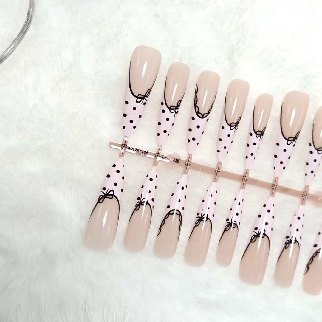 Trendy Nail Art Kalsten