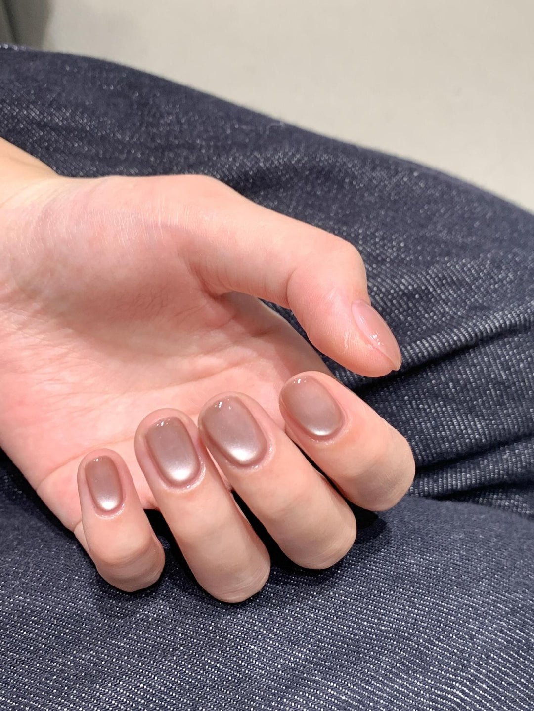 Artificial nails in modern ombre design Kalsten