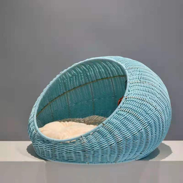 Cozy cat bed made of woven natural material Kalsten