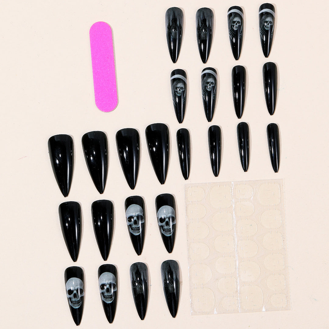 Gothic-Inspired 3D Nail Art Kalsten