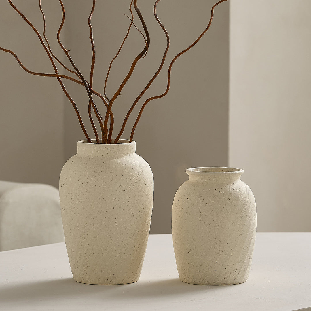 Elegant and modern ceramic vase Kalsten
