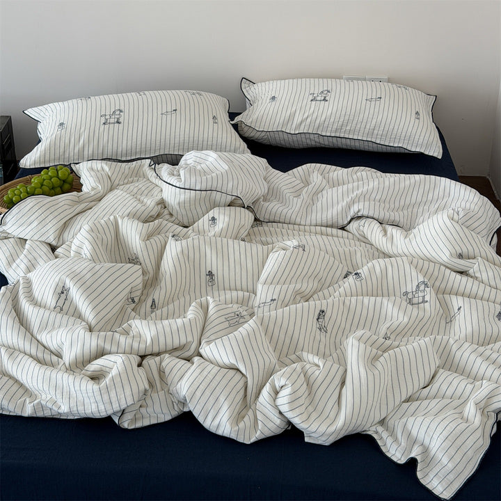 Bedding set made of cotton-linen with fine stripes and decorative piping