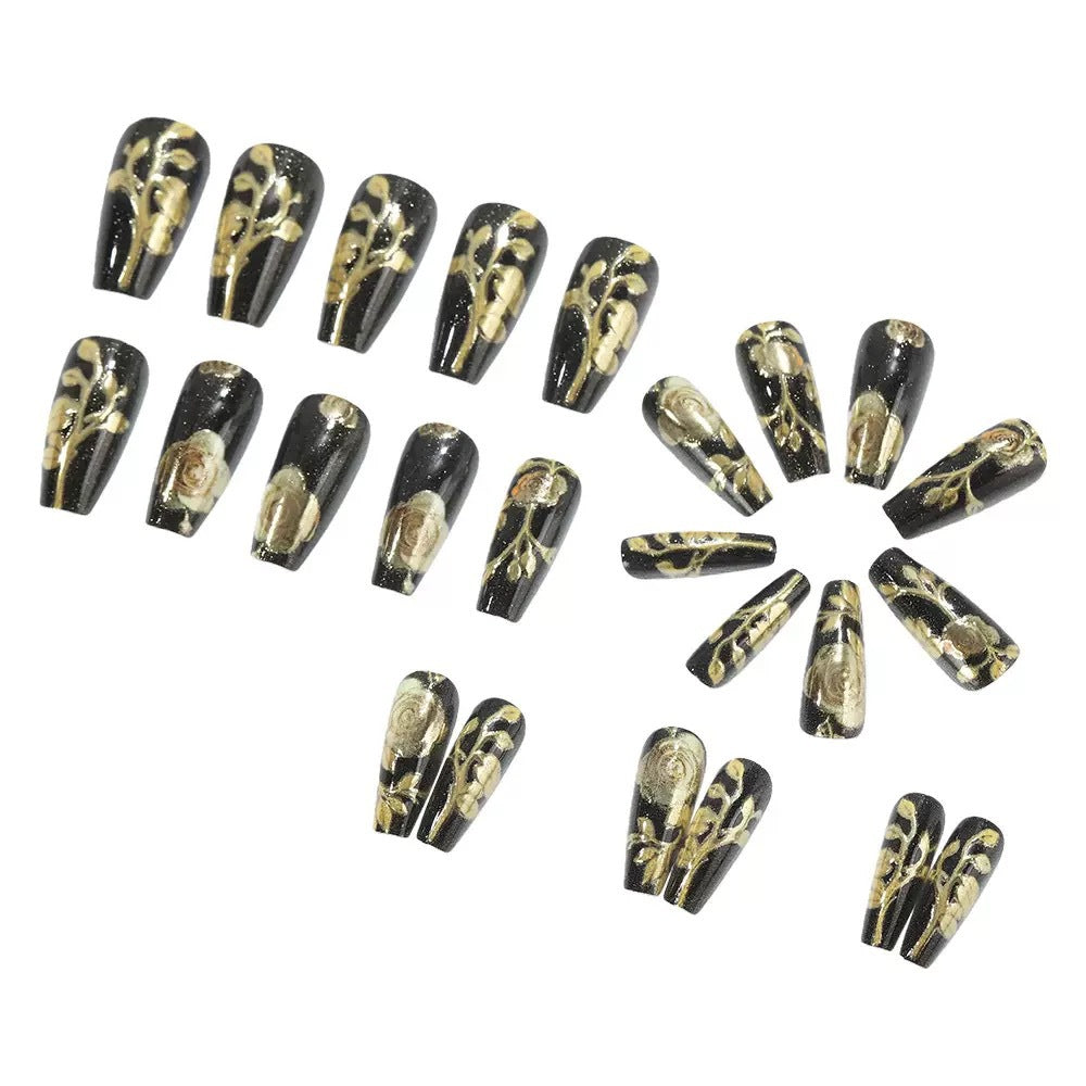 Artificial nail set with elegant golden rose decorations Kalsten