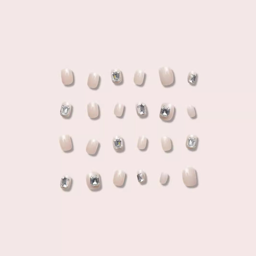 Glamorous Rhinestone-Embellished Press-On Nails Kalsten