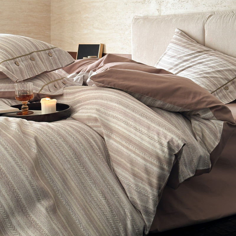 Houndstooth bedding set with reversible duvet cover and fine cotton blend