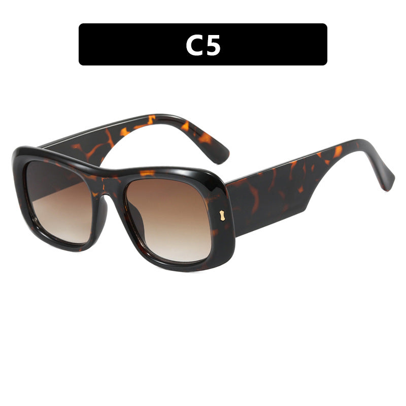Women's square sunglasses with reflective protective lenses and modern frame construction Kalsten
